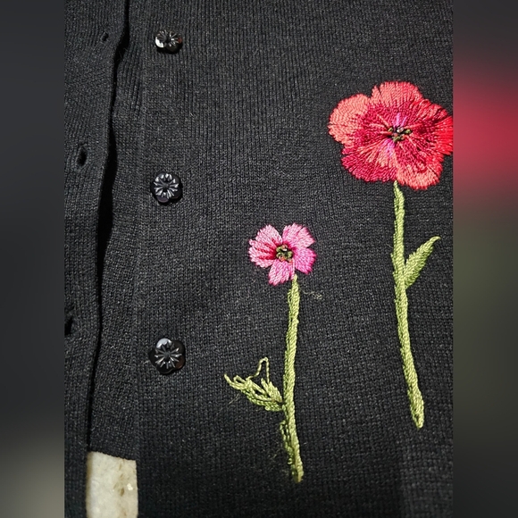 R & K Originals Size 14 Black Floral Embroidered Button Down Knit Top - Picture 2 of 7